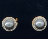 Two Circlular Diamantes