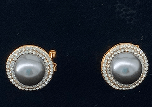 Two Circlular Diamantes